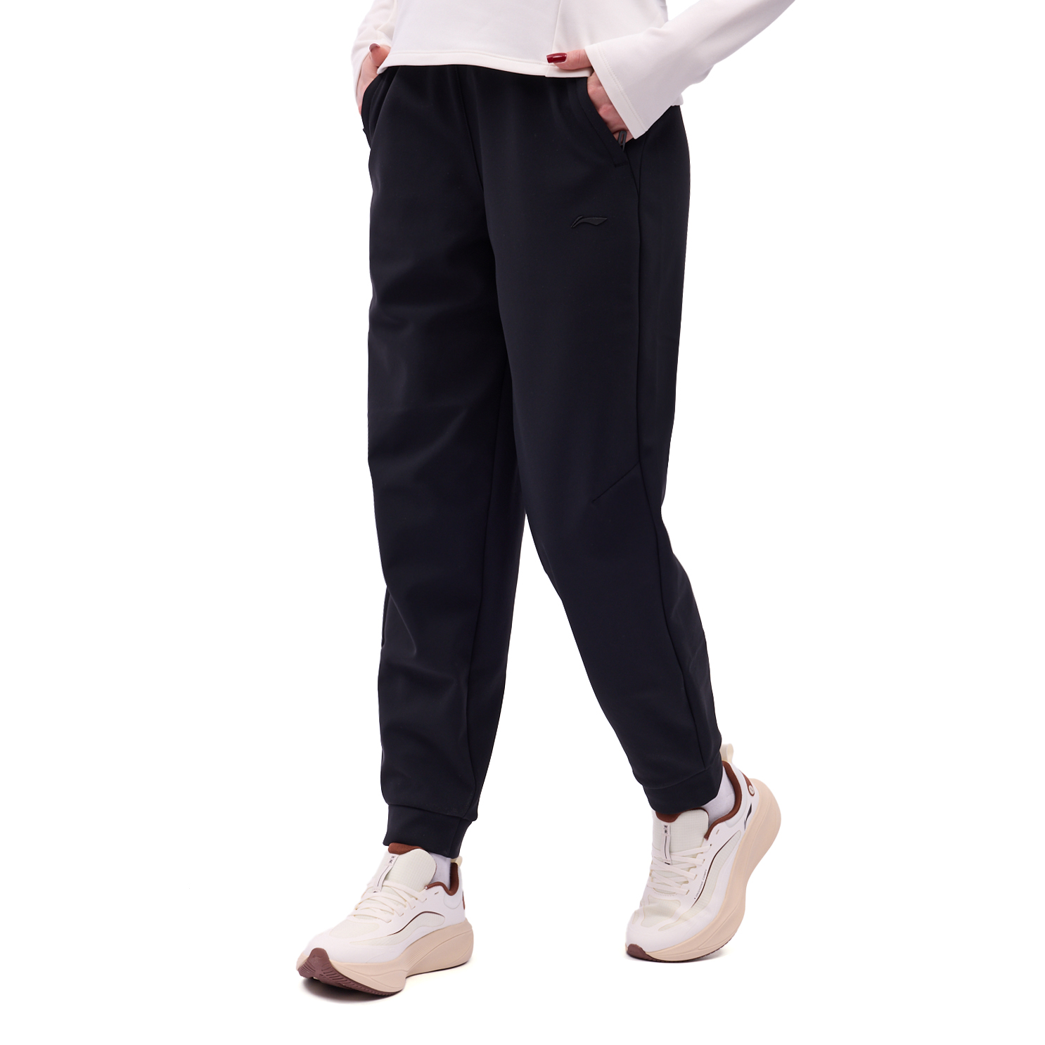 AKYV114-2 Брюки джоггеры Essentials черный